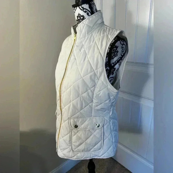 St. John’s Bay Quilted Vest - Picture 2 of 6